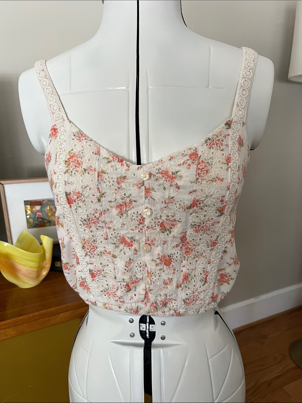 American Eagle Outfitters Cream Eyelet Floral Button-Front Cropped Tank